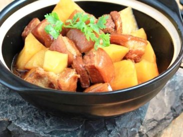 Braised-Red-Cooked-Pork-with-Potatoes